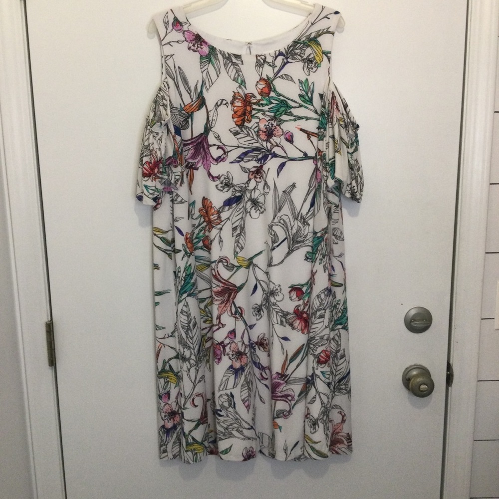Studio one cold shoulder dress Womens size 14w‎ floral design NWT